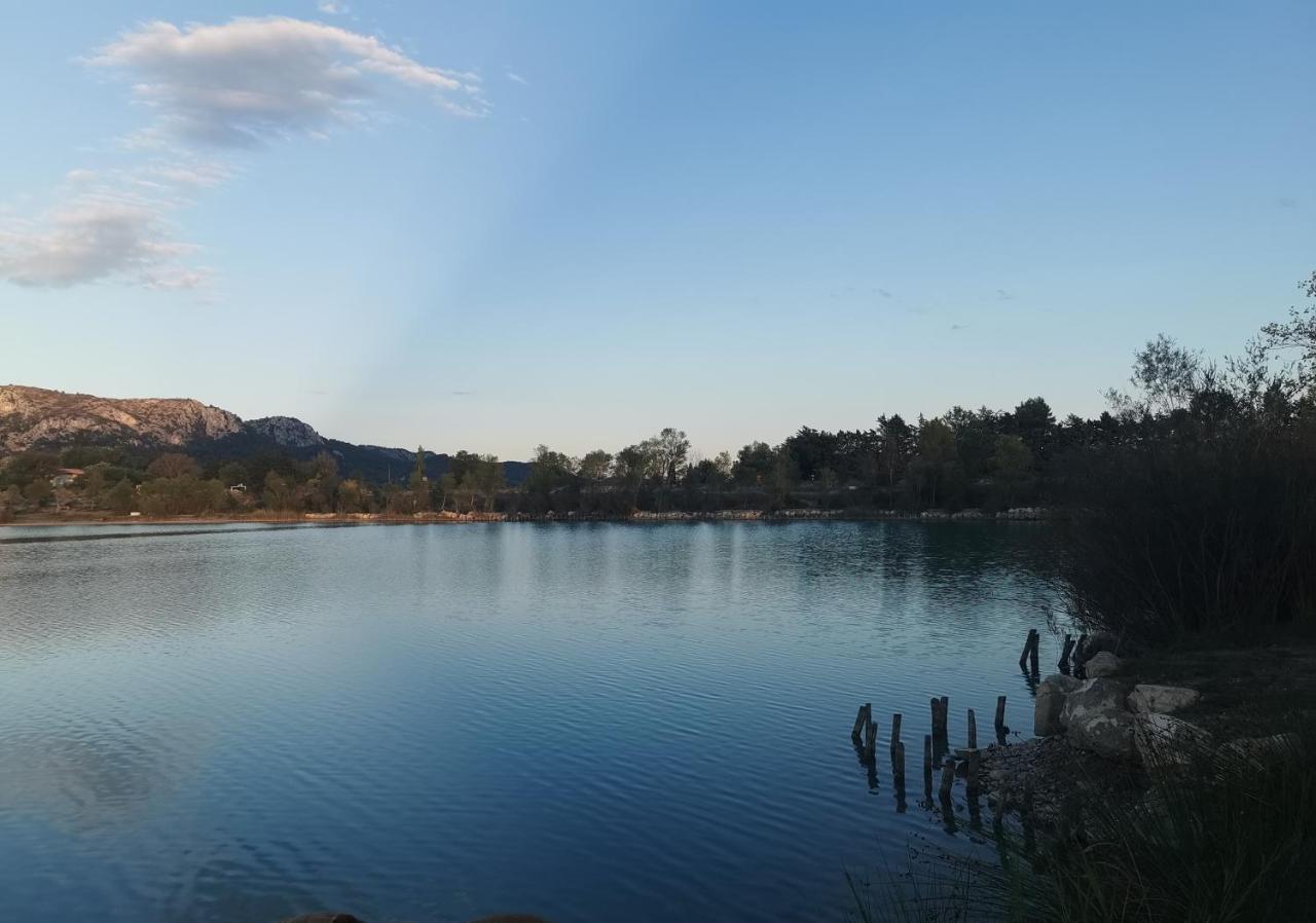 Aux Portes Du Luberon Cheval-Blanc Zewnętrze zdjęcie